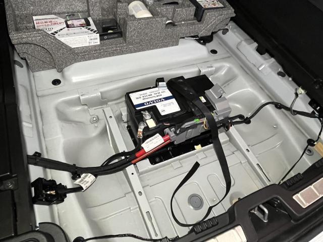 VOLVO XC60 バッテリー交換