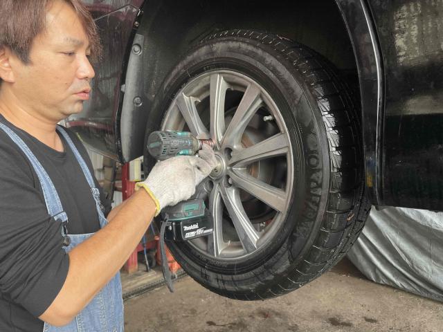 トヨタ 20系 ヴェルファイア  タイヤ交換 スタッドレスタイヤ交換