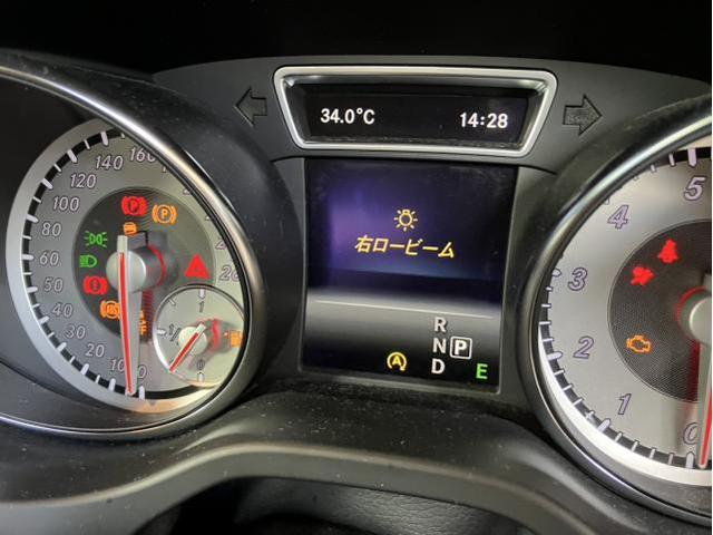 メルセデス・ベンツ　ＣＬＡクラス　ライト・ウィンカー類交換