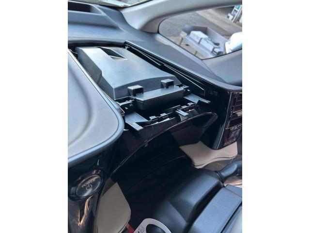 レクサス　他 レクサス　内装品取付  LM500h　TVキャンセラー　レーダー