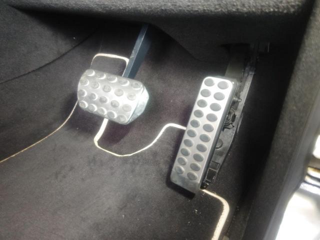 メルセデス・ベンツ　ゲレンデヴァーゲン　アクセルスペーサー取付　バッテリー交換