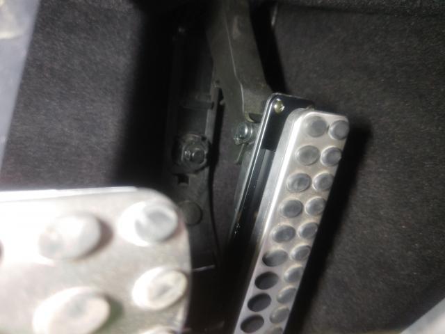 メルセデス・ベンツ　ゲレンデヴァーゲン　アクセルスペーサー取付　バッテリー交換