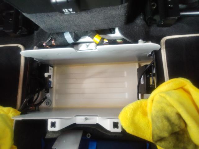 メルセデス・ベンツ　ゲレンデヴァーゲン　アクセルスペーサー取付　バッテリー交換