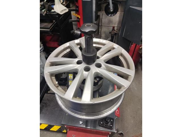 日産　ニッサン　エルグランド　タイヤ交換　18インチ　サマータイヤ　お持ち込み　持ち込み大歓迎