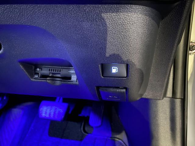 プリウス　その他電装系取付　フューエルオープナースイッチ交換　フューエルスイッチ交換　お持ち込み　持ち込み大歓迎