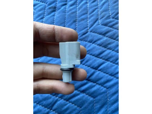 ボルボ V40 メンテナンス・日常点検 スピードセンサー交換 ABSセンサー交換 お持ち込み 持ち込み大歓迎