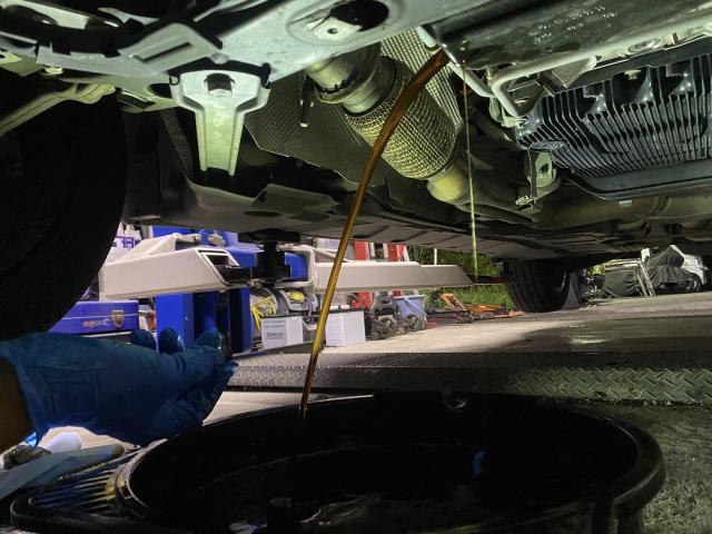 メルセデス・ベンツ Eクラス ガソリン車用(オイル交換) エンジンオイル交換 エレメント交換 お持ち込み 持ち込み大歓迎