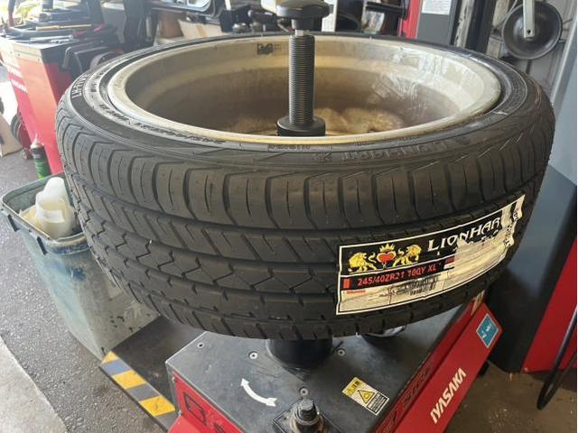 レクサス　ＬＣ　ホイール・タイヤ交換　サマータイヤ　21インチ　交換　お持ち込み　持ち込み大歓迎