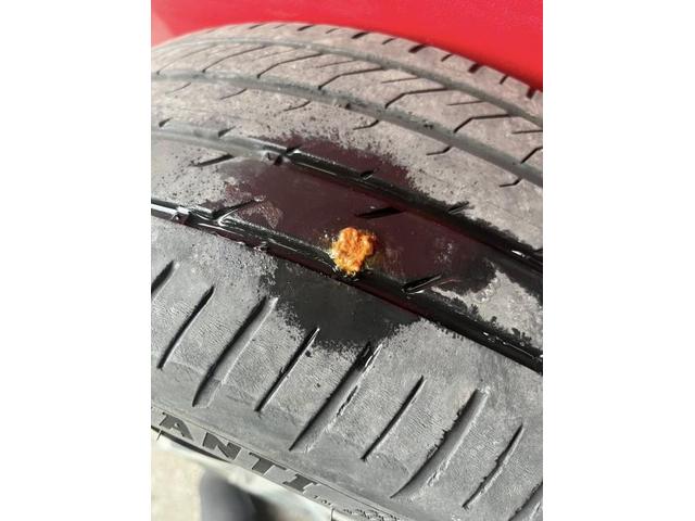 トヨタ　プリウス　ホイール・タイヤ交換　サマータイヤ　交換　ブレーキパッド交換　ブレーキパッド　パンク修理　お持ち込み　持ち込み大歓迎