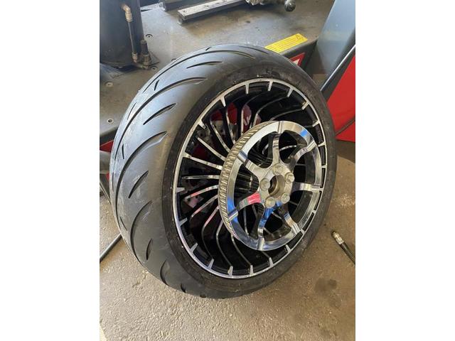 ハーレーダビッドソン ブレイクアウト バイク ハーレー タイヤ交換 リアタイヤ タイヤ注文 持ち込み大歓迎