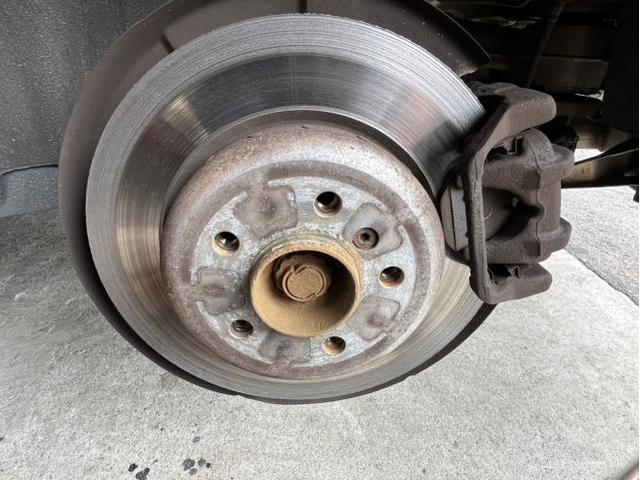 ＢＭＷ　５シリーズ　メンテナンス・日常点検 　リアブレーキパッド交換　リアブレーキローター交換　持ち込み大歓迎