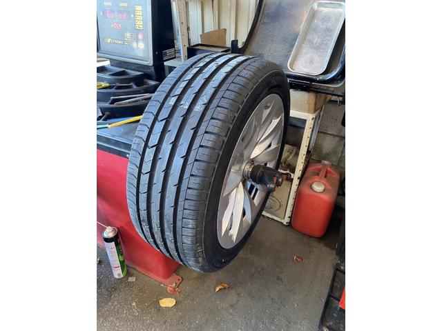 テスラ　モデルＸ　ホイール・タイヤ交換　サマータイヤ　交換　お持ち込み　持ち込み大歓迎