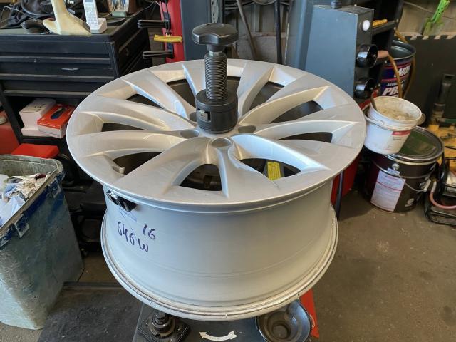 テスラ　モデルＸ　ホイール・タイヤ交換　サマータイヤ　交換　お持ち込み　持ち込み大歓迎