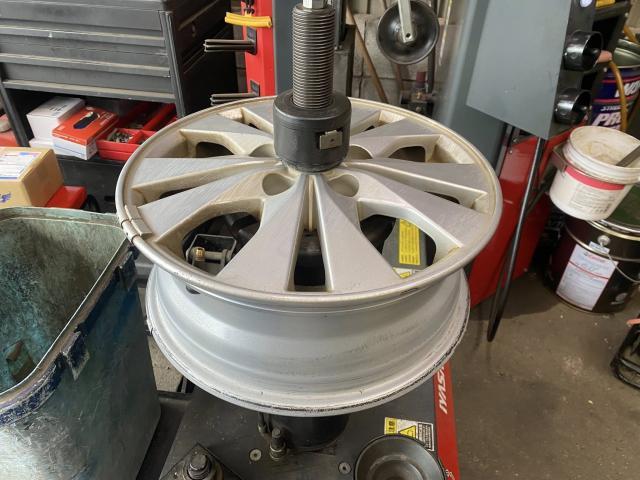 日産　セレナ　ホイール・タイヤ交換　サマータイヤ　交換　お持ち込み　持ち込み大歓迎