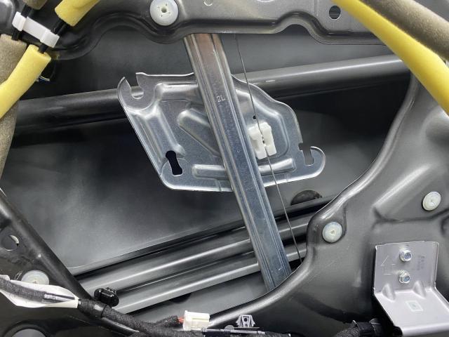 マツダ　ロードスター　電装系修理　ウインドウレギュレーター交換　レギュレーター交換　ウインドウ　レギュレーター