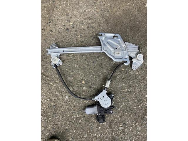 マツダ　ロードスター　電装系修理　ウインドウレギュレーター交換　レギュレーター交換　ウインドウ　レギュレーター