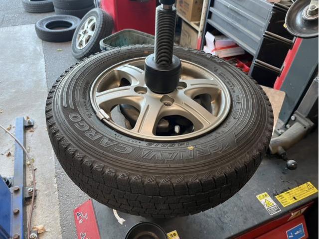 スズキ　エブリイ　ホイール・タイヤ交換　スタッドレスタイヤ　交換　お持ち込み　持ち込み大歓迎