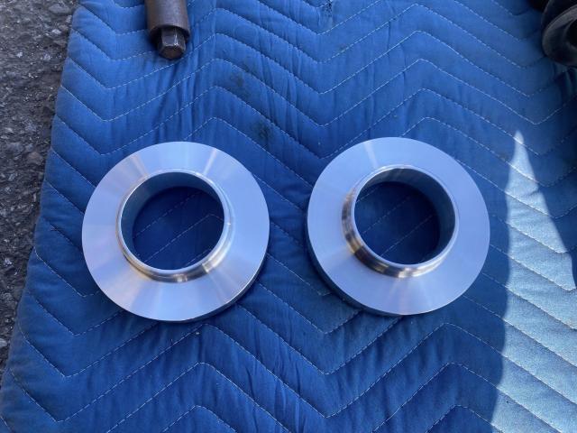 トヨタ　ランドクルーザープラド　外装品・エアロパーツ取付　アップスペーサー　アップサス　アップスペーサー取付　お持ち込み　持ち込み大歓迎