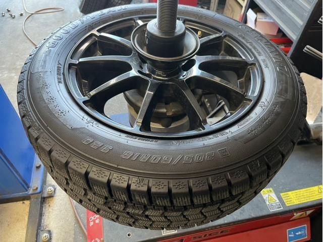 ホンダ　ステップワゴンスパーダ　ホイール・タイヤ交換　スタッドレスタイヤ　交換　お持ち込み　持ち込み大歓迎