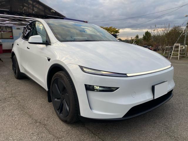 テスラ　モデルＹ　内装品取付　ステアリング交換　ヨーク型ハンドル　ヨーク　お持ち込み　持ち込み大歓迎