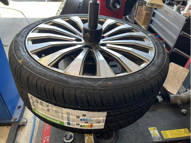 トヨタ　ヴォクシー　ホイール・タイヤ交換　サマータイヤ　交換　組込み　お持ち込み　持ち込み大歓迎