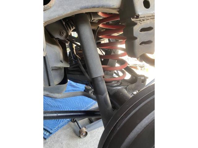 トヨタ　ハイラックスサーフ　外装品・エアロパーツ取付　ショック交換　ショックアブソーバー交換　取付　お持ち込み　持ち込み大歓迎