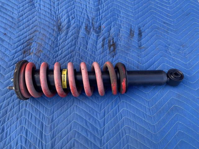 トヨタ　ハイラックスサーフ　外装品・エアロパーツ取付　ショック交換　ショックアブソーバー交換　取付　お持ち込み　持ち込み大歓迎