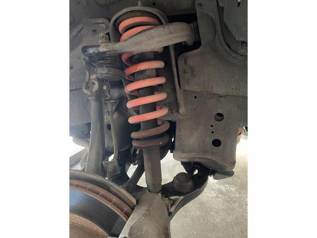 トヨタ　ハイラックスサーフ　外装品・エアロパーツ取付　ショック交換　ショックアブソーバー交換　取付　お持ち込み　持ち込み大歓迎