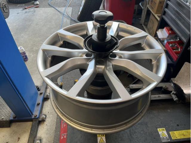 アウディ　Ｑ７　ホイール・タイヤ交換　スタッドレスタイヤ　スタッドレス　交換　組込み　ホイール履き替え　お持ち込み　持ち込み大歓迎