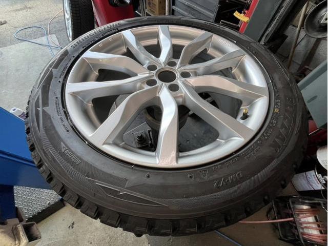 アウディ　Ｑ７　ホイール・タイヤ交換　スタッドレスタイヤ　スタッドレス　交換　組込み　ホイール履き替え　お持ち込み　持ち込み大歓迎