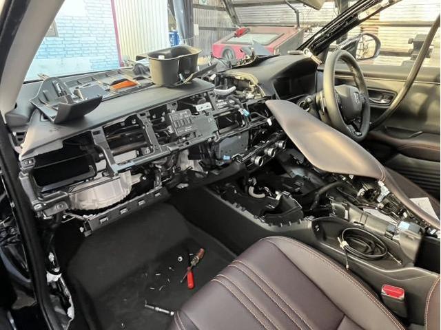 ホンダ　ＺＲ－Ｖ　カーナビ・ETC・ドラレコ取付　デジタルインナーミラー　ミラー型前後式ドライブレコーダー　TVキャンセラー　TVキット　取り付け　お持ち込み　持ち込み大歓迎