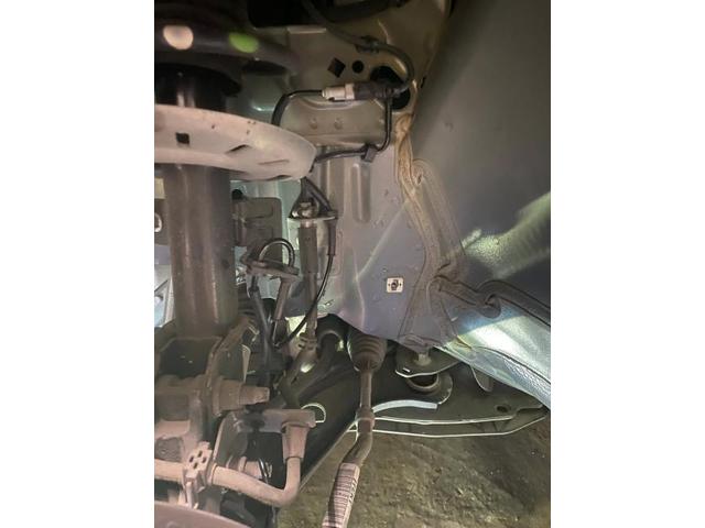 プジョー　３０８　メンテナンス・日常点検　スピードセンサー交換　ABSセンサー交換　センサー交換　お持ち込み　持ち込み大歓迎