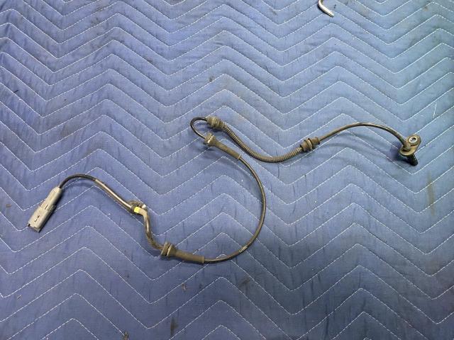 プジョー　３０８　メンテナンス・日常点検　スピードセンサー交換　ABSセンサー交換　センサー交換　お持ち込み　持ち込み大歓迎