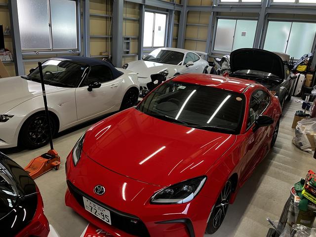 ８６やポルシェなどスポーツカーが得意です！