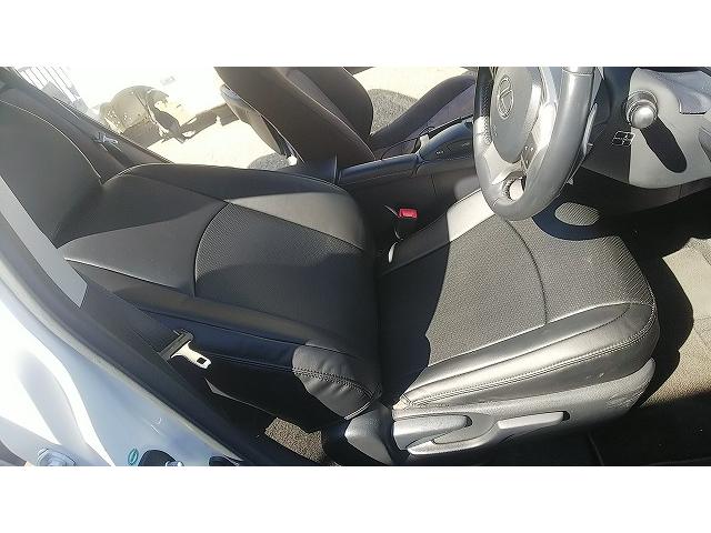 レクサスCT　シートカバー取り付け