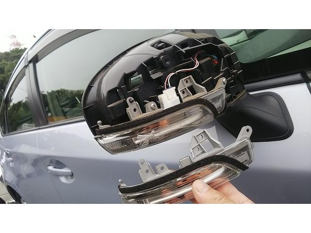 プリウス ミラーウィンカーレンズ交換