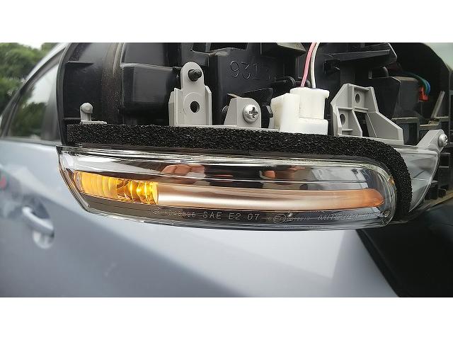 プリウス ミラーウィンカーレンズ交換