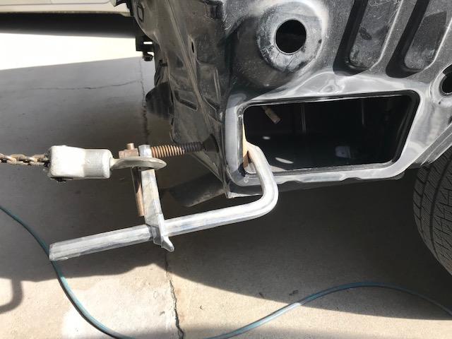 ウイッシュ　リアバンパー交換　右側リヤフェンダー板金