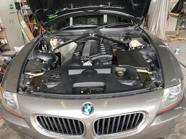 BMW　Z4　E85　エンジン異音　ドライブベルト　アイドラプーリー交換　オイル交換　修理　八千代市