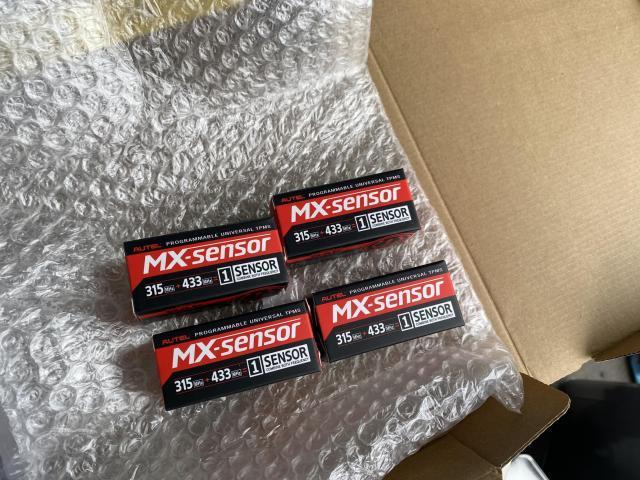 ポルシェ 970 パナメーラ タイヤ交換 タイヤ空気圧センサー クローン