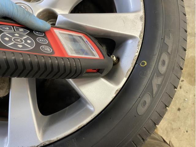 レクサス LS460 USF40　タイヤ交換　タイヤ持ち込み交換　交換　整備修理　診断　TPMS　八千代市