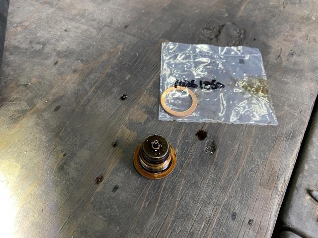 マセラティ レヴァンテ　車検整備　オイル交換　バッテリー交換　法定24ヶ月点検　整備　修理　八千代市