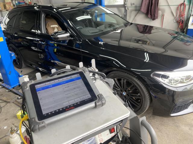 BMW 523d G31  警告灯　SOSコール異常　TCB バッテリー交換　エンジンオイル交換　カスタムコーディング　アルピナメーター　ISSラストモード　デイライト　DRL　修理　整備　コンピューター診断　八千代市