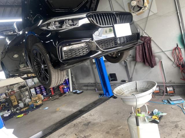 BMW 523d G31  警告灯　SOSコール異常　TCB バッテリー交換　エンジンオイル交換　カスタムコーディング　アルピナメーター　ISSラストモード　デイライト　DRL　修理　整備　コンピューター診断　八千代市