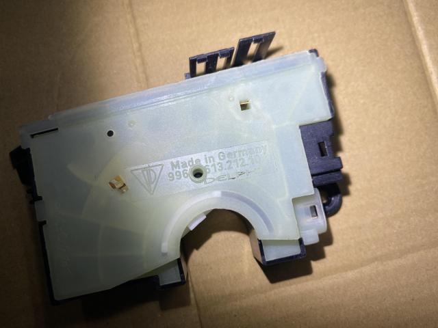 ポルシェ 911ターボ 996　バックランプ不点灯　故障診断　ユニット修理　基板修理　バックランプ点灯しない　故障修理　コンピューター診断　車検　修理　整備　八千代市