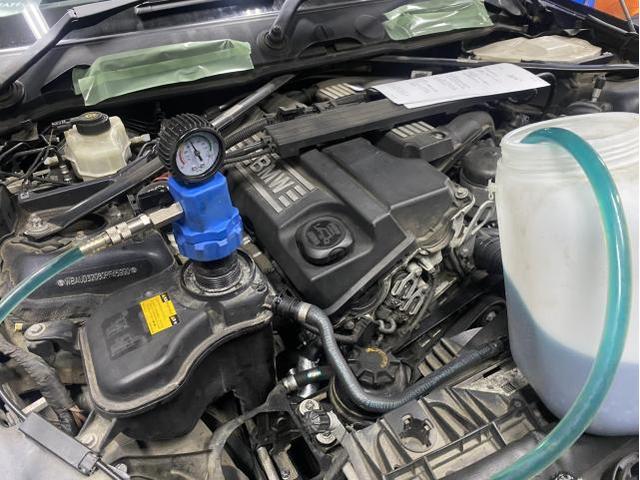 BMW 118i E87  車検 冷却水漏れ修理　ウォーターポンプ交換　ウォーターホース交換　修理　整備　法定24ヶ月点検　コンピューター診断　八千代市