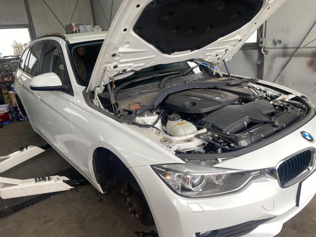 BMW 320d F31　車検　法定24ヶ月点検　整備　エンジンオイル交換　ブレーキフルード交換　コンピューター診断　修理　整備　点検　八千代市