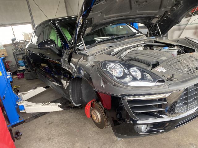 ポルシェ マカン 95B  タイヤ交換　TPMSクローン　ブレーキパッド交換　整備　修理　故障診断　八千代市