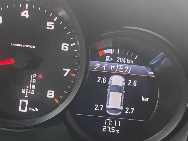 ポルシェ マカン 95B  タイヤ交換　TPMSクローン　ブレーキパッド交換　整備　修理　故障診断　八千代市
