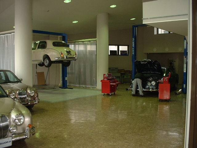 （株）光岡自動車　東京ショールーム2